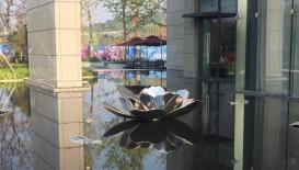 不锈钢镜面亮光雕塑